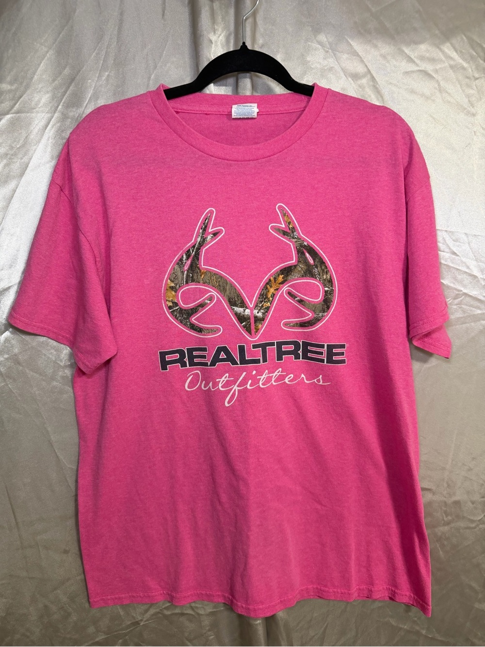 Realtree Outfitters Women’s Large Pink Graphic T-Shirt Camo Logo Hunting Tee L
